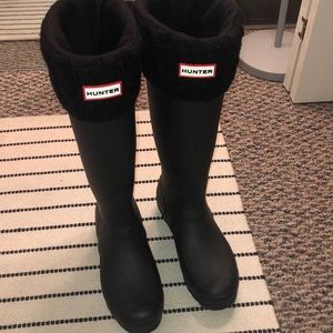 Black Hunter boots with Hunter socks